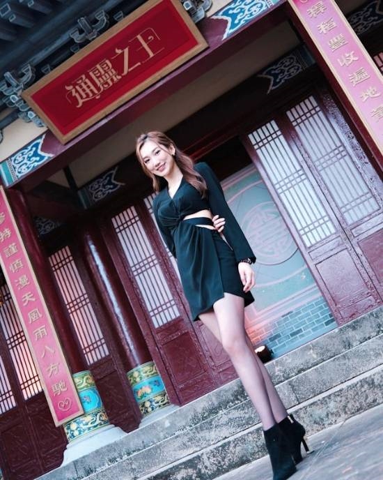 学霸港姐王嘉慧晒美照 颜值体态双在线气质出众 学霸港姐王嘉慧 第4张