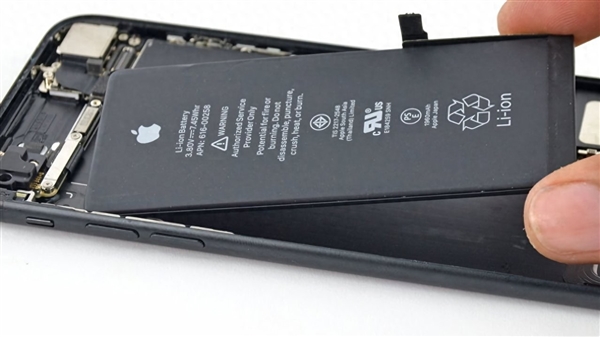 iPhone 18没戏！别被欧盟新规骗了 苹果iPhone依然坚持不可拆卸电池设计 18 第1张
