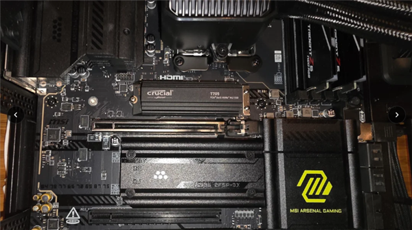 离谱！RTX 5090玩游戏五分钟后炸冒烟了 RTX 5090 第3张