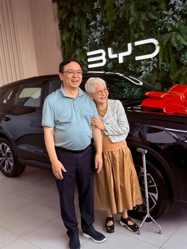 王传福收到“一封情书”:比亚迪就是泰国的春天 王传福 第1张 王传福收到“一封情书”:比亚迪就是泰国的春天 王传福 第1张