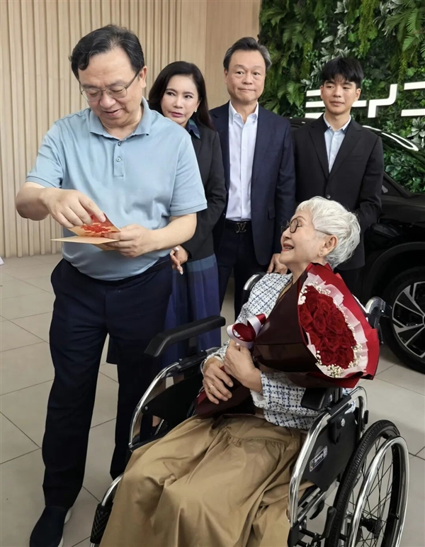 王传福收到“一封情书”:比亚迪就是泰国的春天 王传福 第2张 王传福收到“一封情书”:比亚迪就是泰国的春天 王传福 第2张