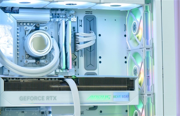 融入雕妹二次元设计！技嘉B850 AORUS ELITE-P ICE主板图赏 技嘉B850 ICE主板 第6张