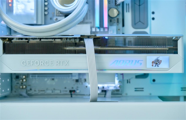 融入雕妹二次元设计！技嘉B850 AORUS ELITE-P ICE主板图赏 技嘉B850 ICE主板 第7张