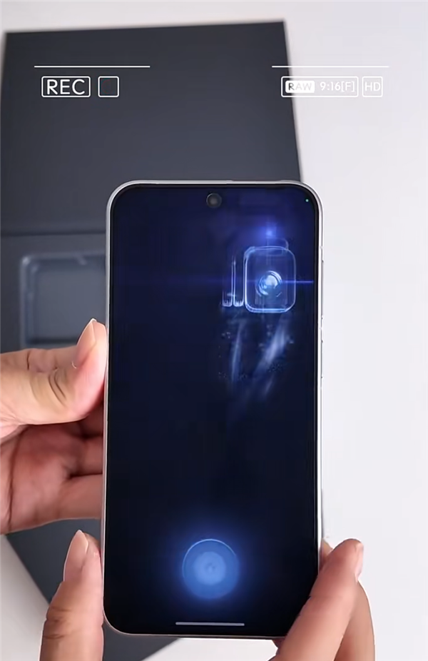 全球首台机器人手机！荣耀Robot Phone开箱：手机长出机械臂 荣耀Robot Phone 第5张
