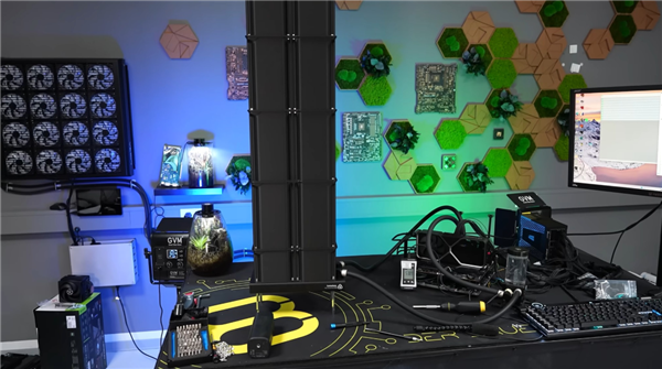 9800X3D满载降温19℃！大神DIY巨型烟囱散热塔：高度直接捅到天花板 烟囱散热塔 第1张