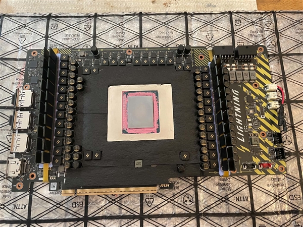 比公版高42%：RTX 5090液氮超频破纪录！GPU频率拉至3623MHz RTX 5090液氮超频 第2张