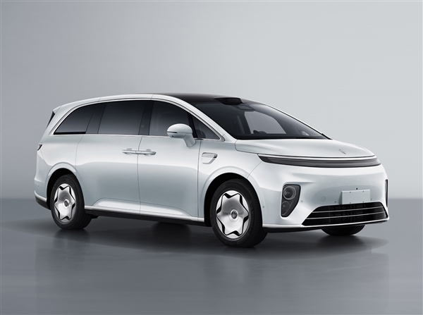 鸿蒙智行又一MPV登场 全新享界V8官图发布：锚定30万级 享界V8 第5张