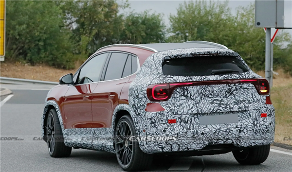 奔驰最亲民纯电SUV！全新AMG GLA路试谍照曝光：680马力对标宝马iX3 M 奔驰AMG GLA 第4张