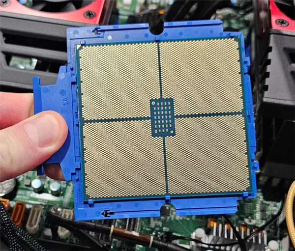 8行代码搞定的事拖了近两年！AMD EPYC Zen 5服务器终获单CCD温度监控 AMD 5服务器 第1张