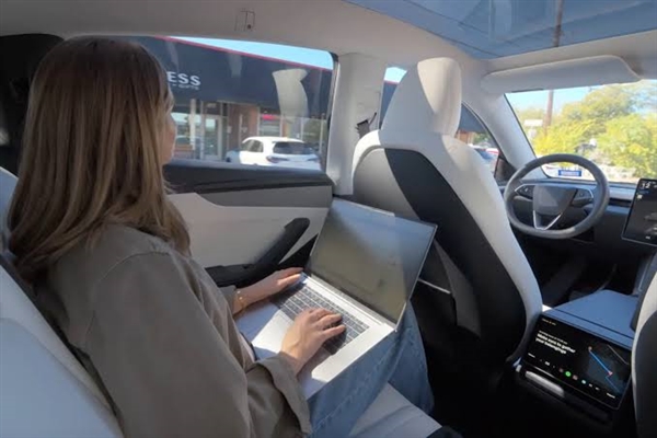 特斯拉Robotaxi接连翻车：2.3英里路程要开66分钟 铁粉乘客半路下车改叫Uber 特斯拉Robotaxi 第5张