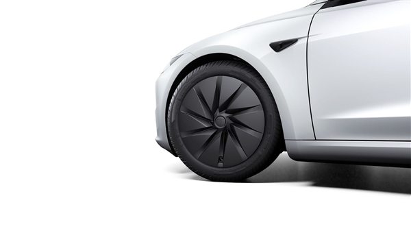 欧版特斯拉Model 3换上新轮胎续航猛提7%!但代价就是更吵了 特斯拉Model 3 第2张 欧版特斯拉Model 3换上新轮胎续航猛提7%!但代价就是更吵了 特斯拉Model 3 第2张