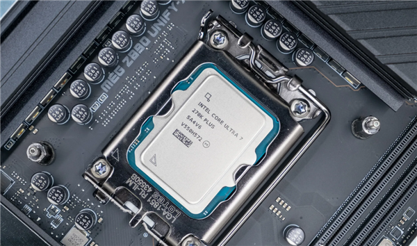 6700K到270K Plus十年旗舰同台！Intel CPU全测完：13900K之后游戏性能再无惊喜 Intel CPU全测 第1张