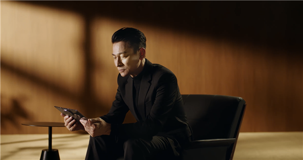 华为官宣：刘德华担任Mate XT 2非凡大师品牌大使！将现身发布会 Mate 2非凡大师 第2张