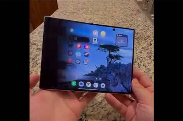 iPhone Duo开合动画火出圈：国产折叠屏已经开始抄作业了 Duo 第2张