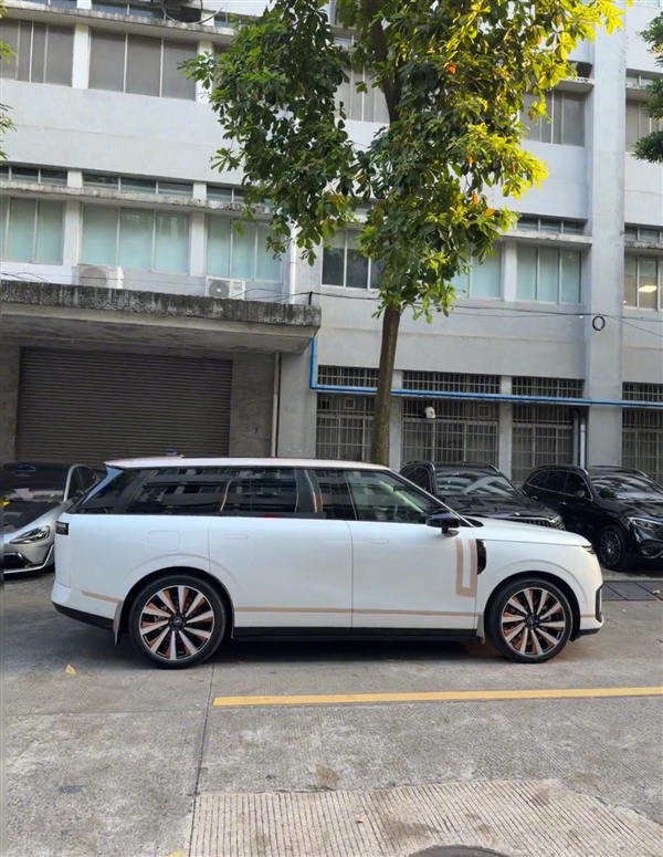 小鹏GX车主爆改爱车成路虎揽胜:不懂车的真给唬住了 小鹏GX 第3张 小鹏GX车主爆改爱车成路虎揽胜:不懂车的真给唬住了 小鹏GX 第3张