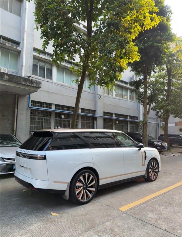 小鹏GX车主爆改爱车成路虎揽胜:不懂车的真给唬住了 小鹏GX 第4张 小鹏GX车主爆改爱车成路虎揽胜:不懂车的真给唬住了 小鹏GX 第4张