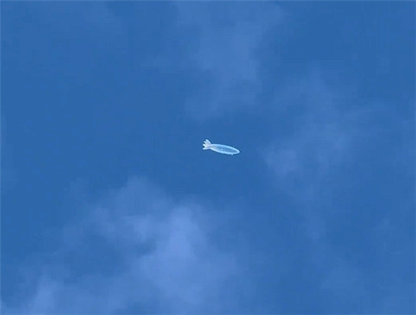 形似透明飞艇可静止浮空 成都上空出现不明飞行物:气象部门回应 都上空出现不明飞行物 第1张 形似透明飞艇可静止浮空 成都上空出现不明飞行物:气象部门回应 都上空出现不明飞行物 第1张