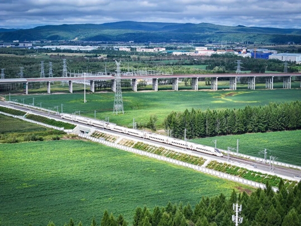 我国最北高铁线路!哈伊高铁今日正式通车:穿越冻土区 我国最北高铁线路 哈伊高铁 第1张 我国最北高铁线路!哈伊高铁今日正式通车:穿越冻土区 我国最北高铁线路 哈伊高铁 第1张