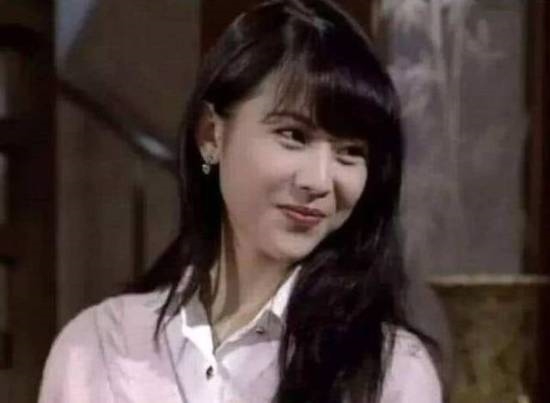 蔡少芬与闺蜜陈法蓉、洪欣逛街市 53岁身材苗条状态年轻 蔡少芬 第3张 蔡少芬与闺蜜陈法蓉、洪欣逛街市 53岁身材苗条状态年轻 蔡少芬 第3张