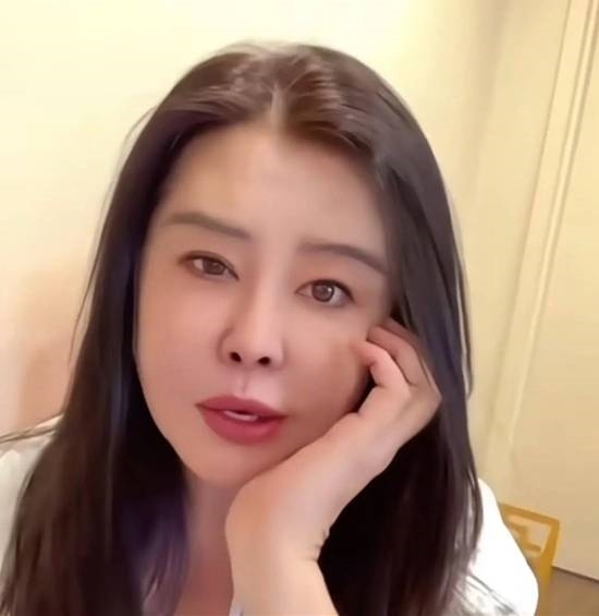 与王祖贤合照必须开美颜 王祖贤7年大粉梦灭脱粉 王祖贤 第2张