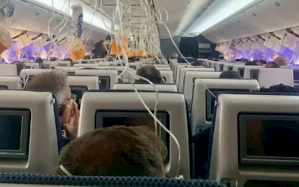 波音777客机7分钟急降8230米 挂出7700紧急代码后返航伦敦 波音777客机 第1张