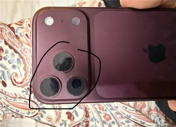 历史重演！用户吐槽iPhone 18 Pro褪色：跟上代问题一模一样 iPhone Pro 第2张