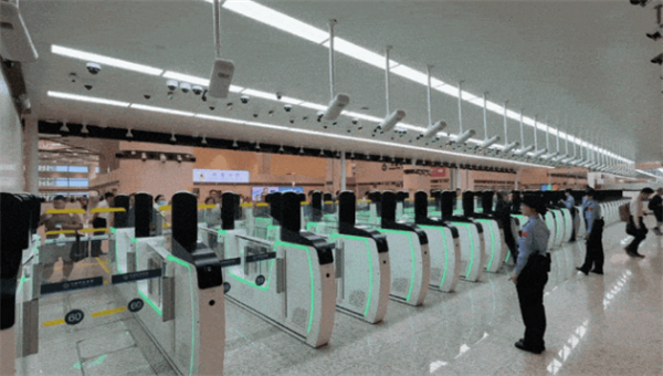 海光CPU杀入全球最大陆路口岸！日通关20万人次：通关硬件100%国产化 海光CPU 第2张